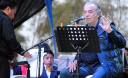 Óscar Chávez cierra festival "Vientos de la Montaña" en Texcoco